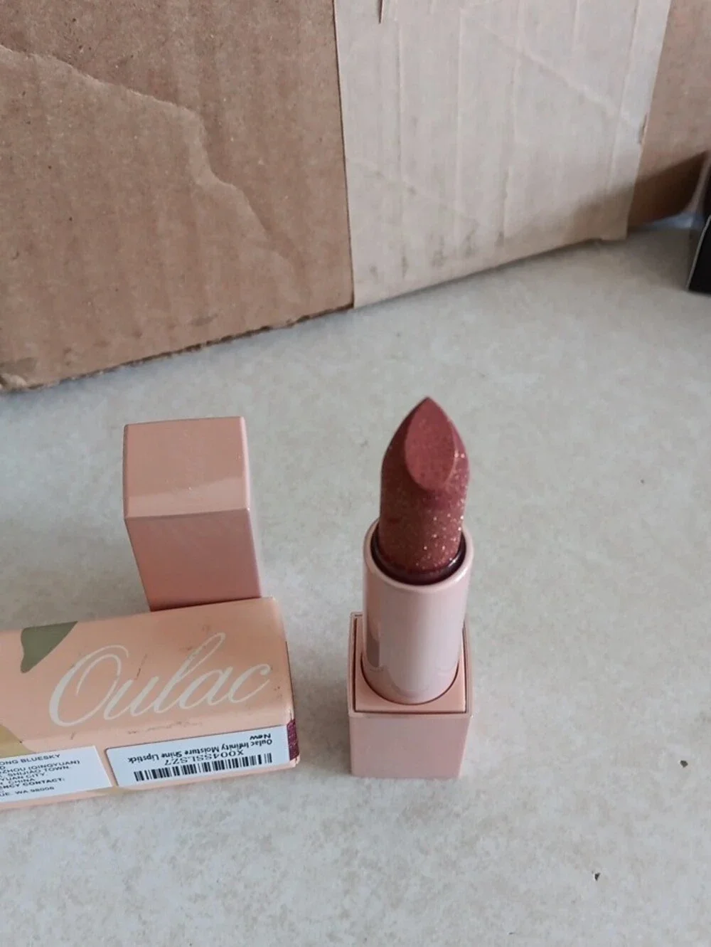 Oulac Infinity Moisture Shine Lipstick with Shimmer. Color Wildfire D05.